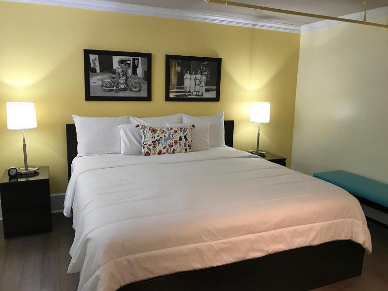 The Sherman Inn Batesville Bagian luar foto