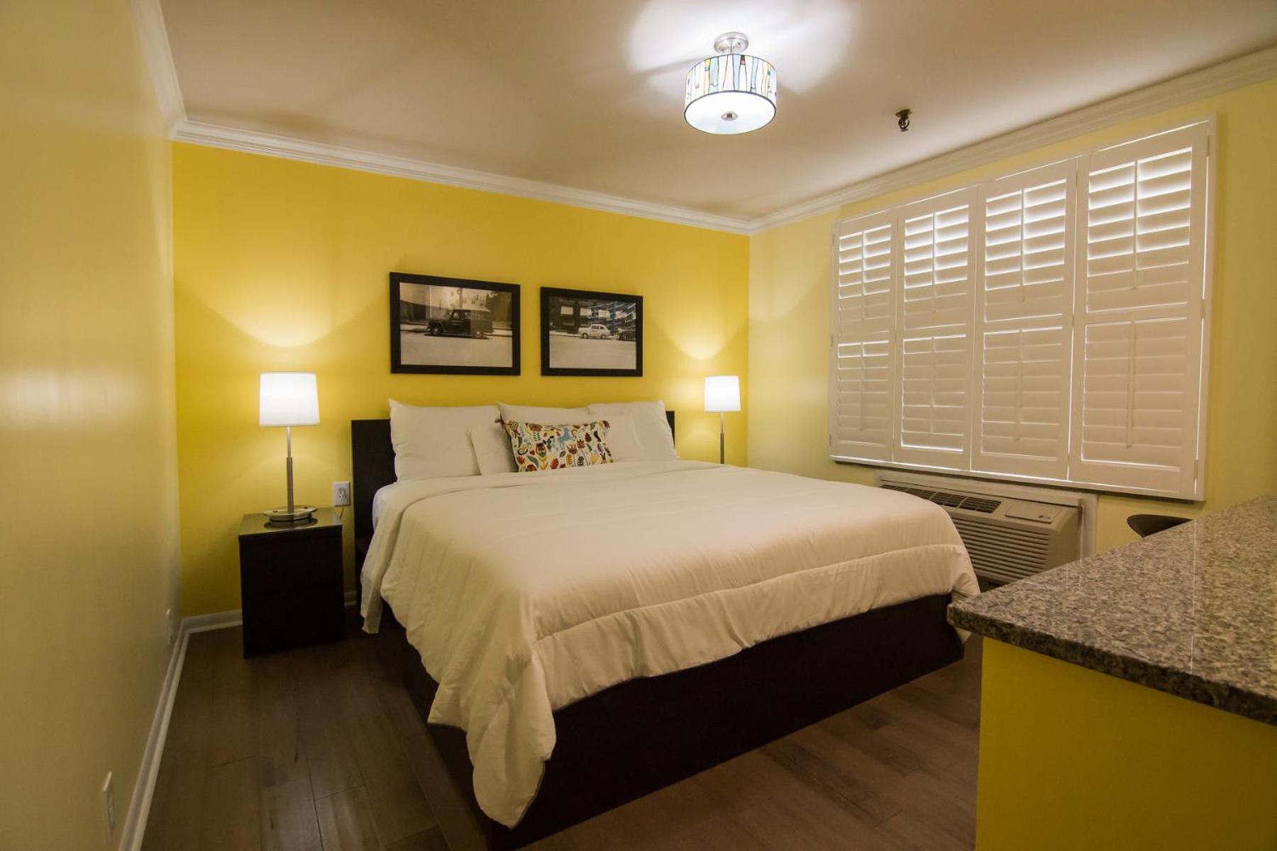 The Sherman Inn Batesville Bagian luar foto