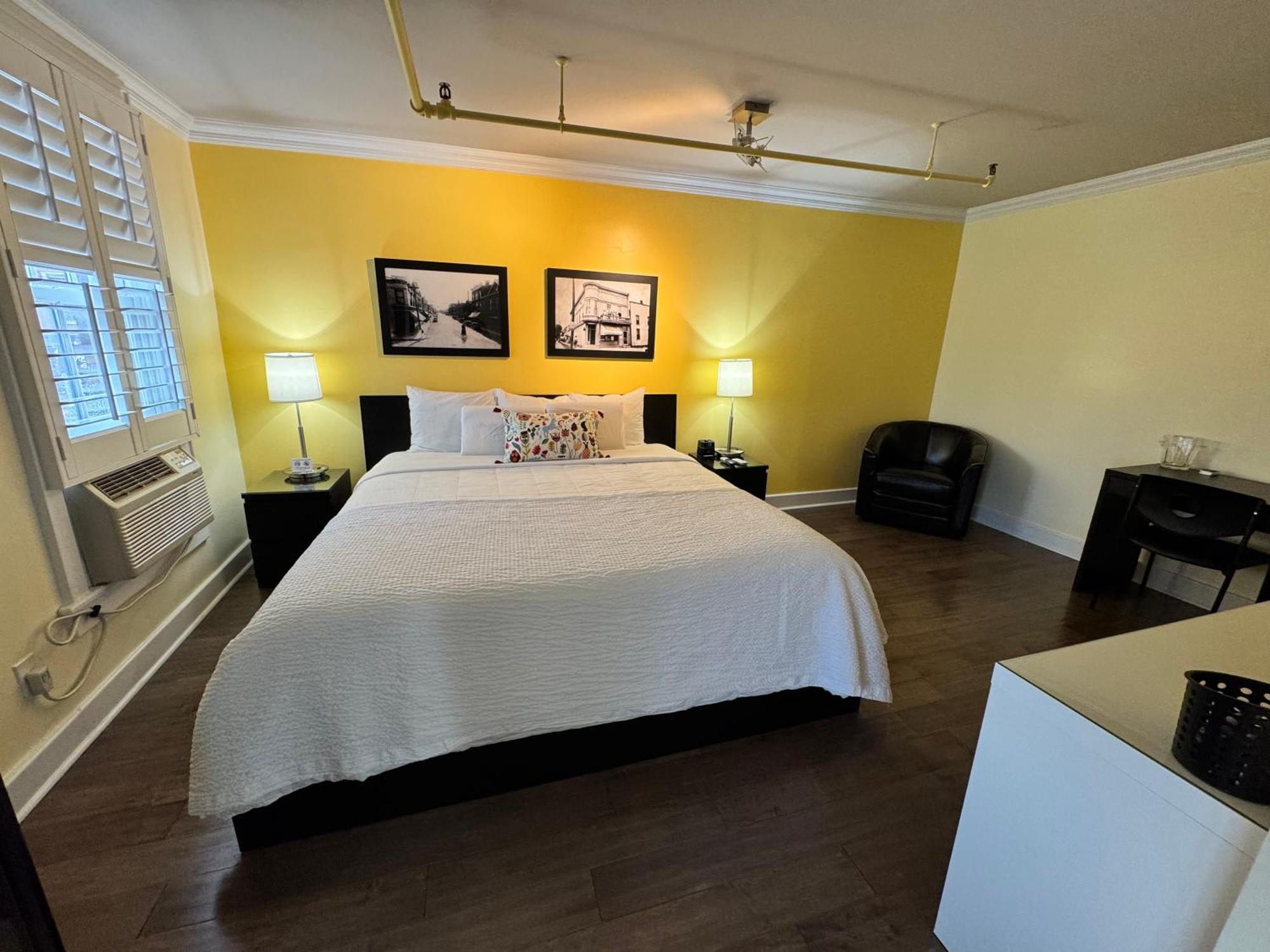 The Sherman Inn Batesville Bagian luar foto