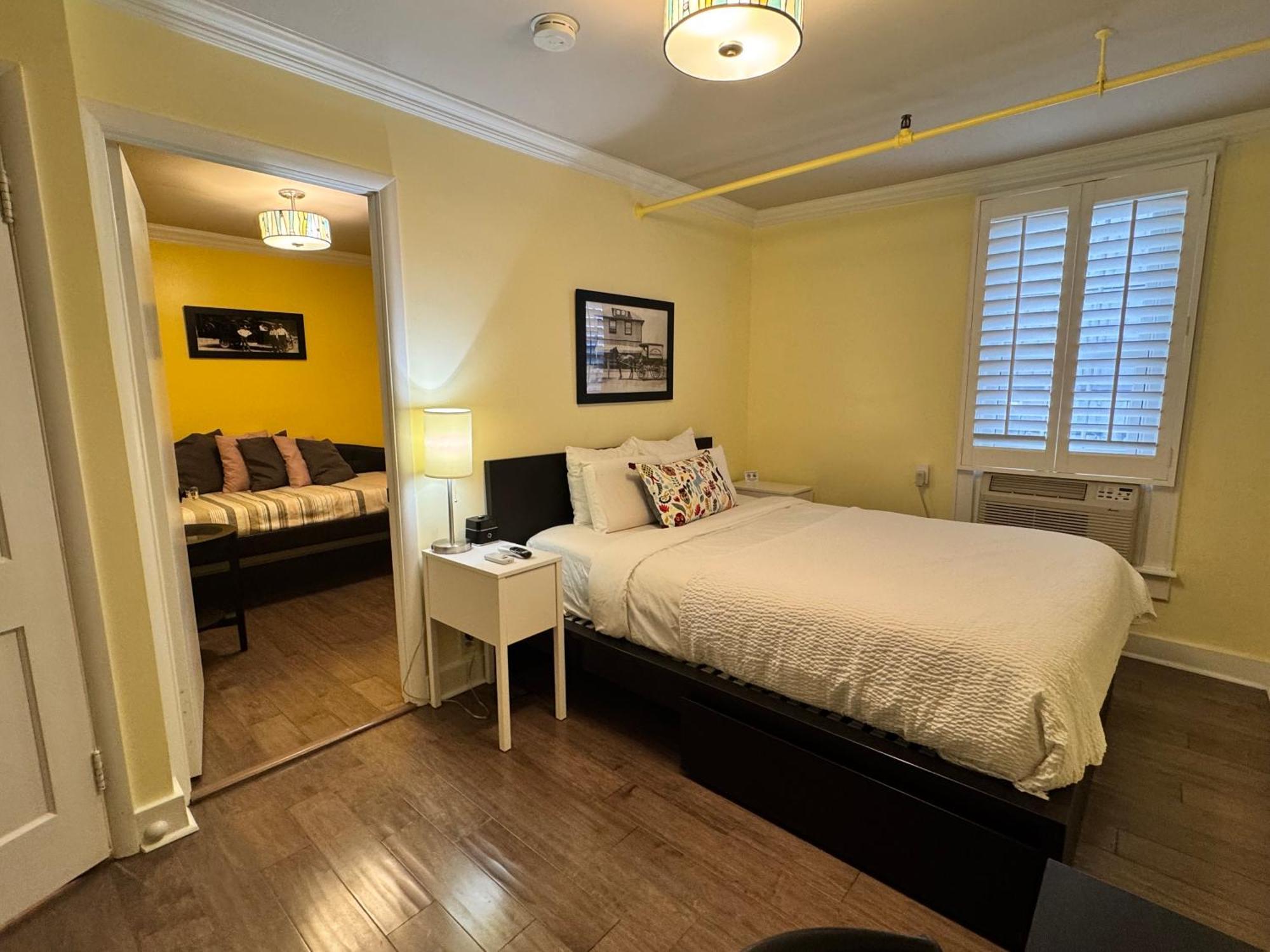 The Sherman Inn Batesville Bagian luar foto