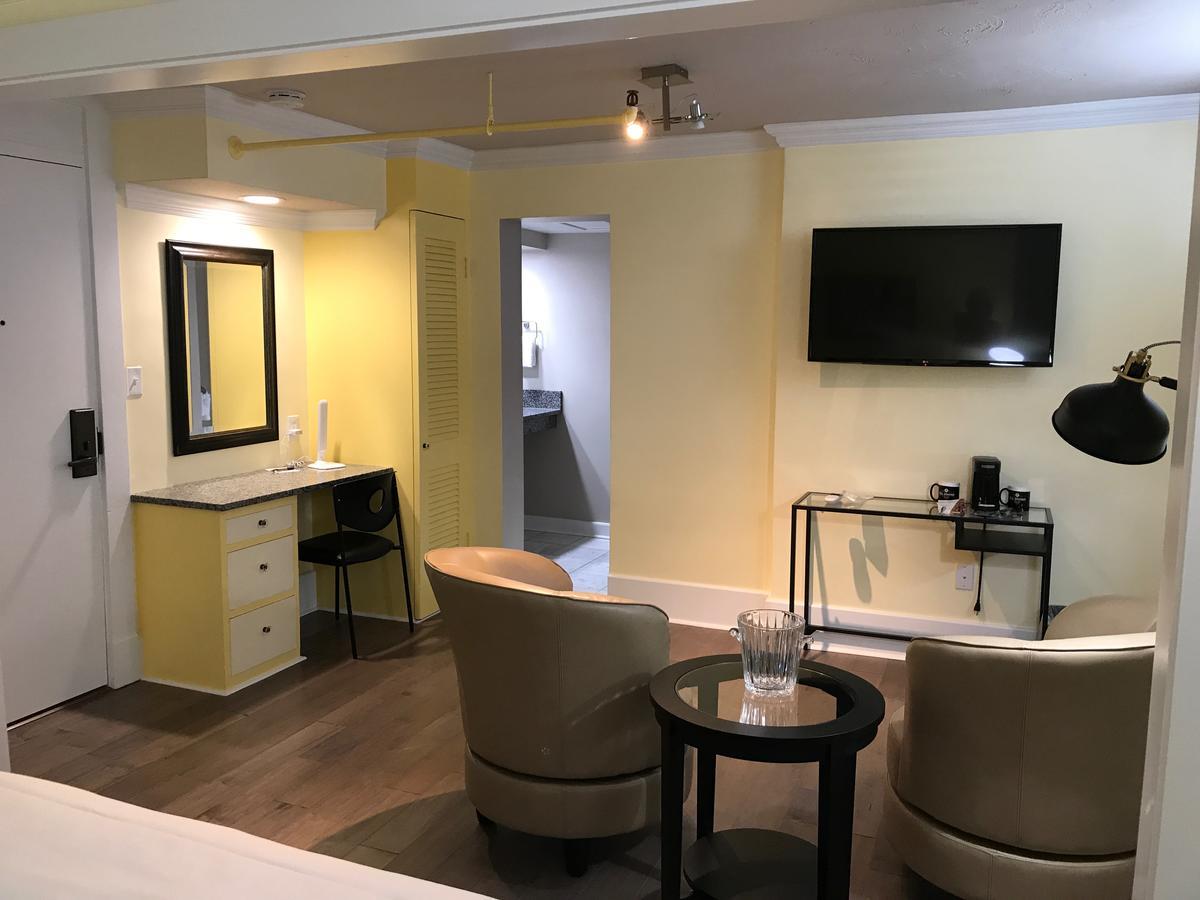 The Sherman Inn Batesville Bagian luar foto