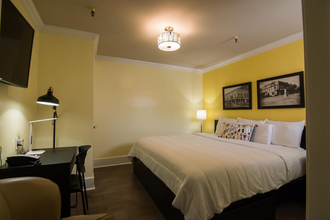 The Sherman Inn Batesville Bagian luar foto