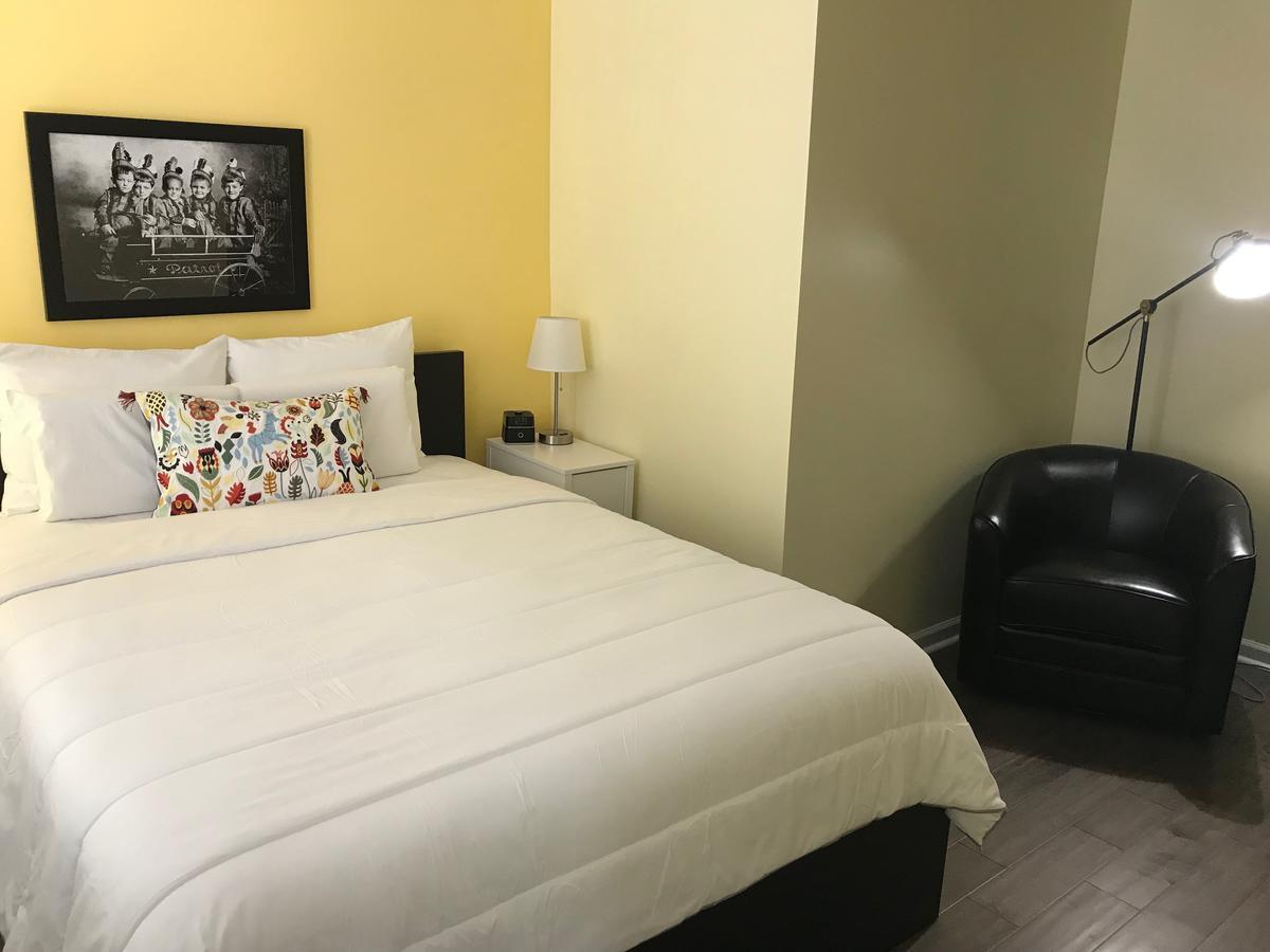 The Sherman Inn Batesville Bagian luar foto